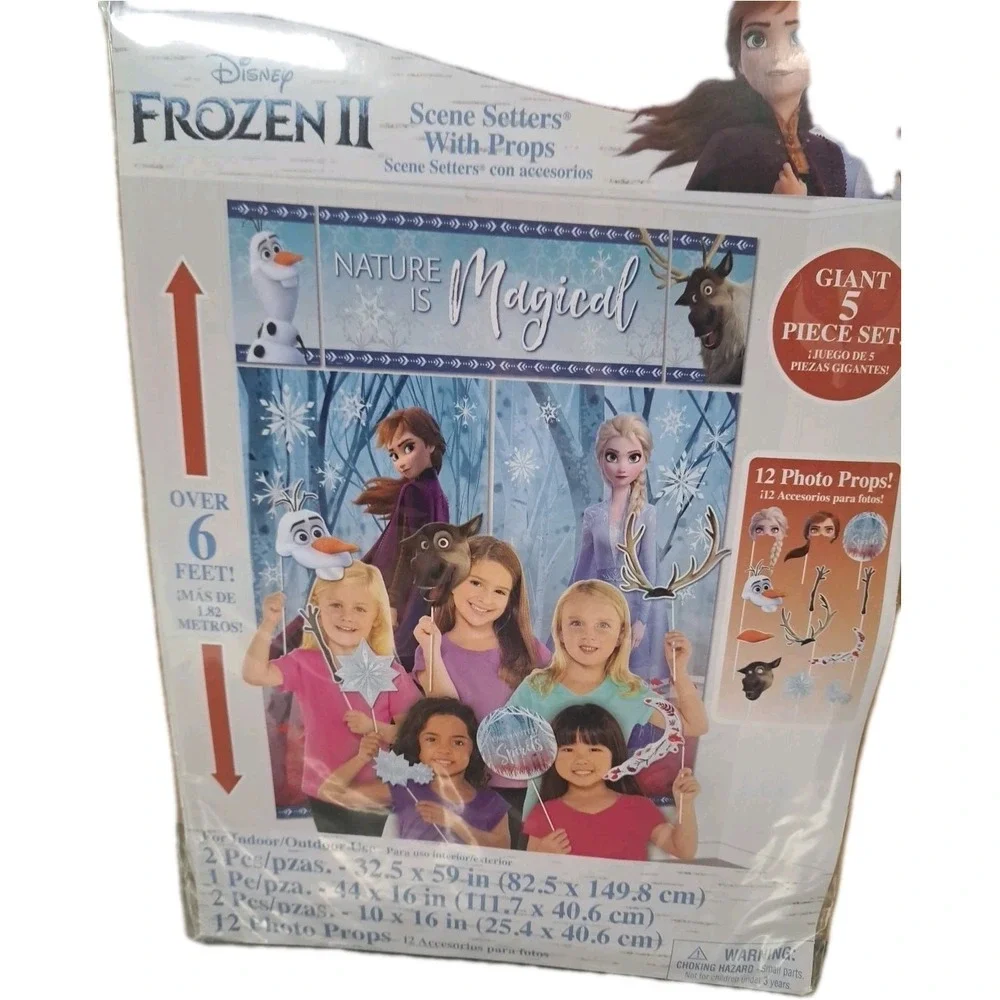 Disney Frozen 2 Scene Setters Photo Backdrop with Props‎